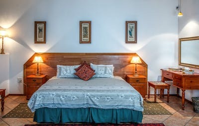 Rattan Headboards: Durable, Stylish & Eco-Friendly Bedroom Ideas